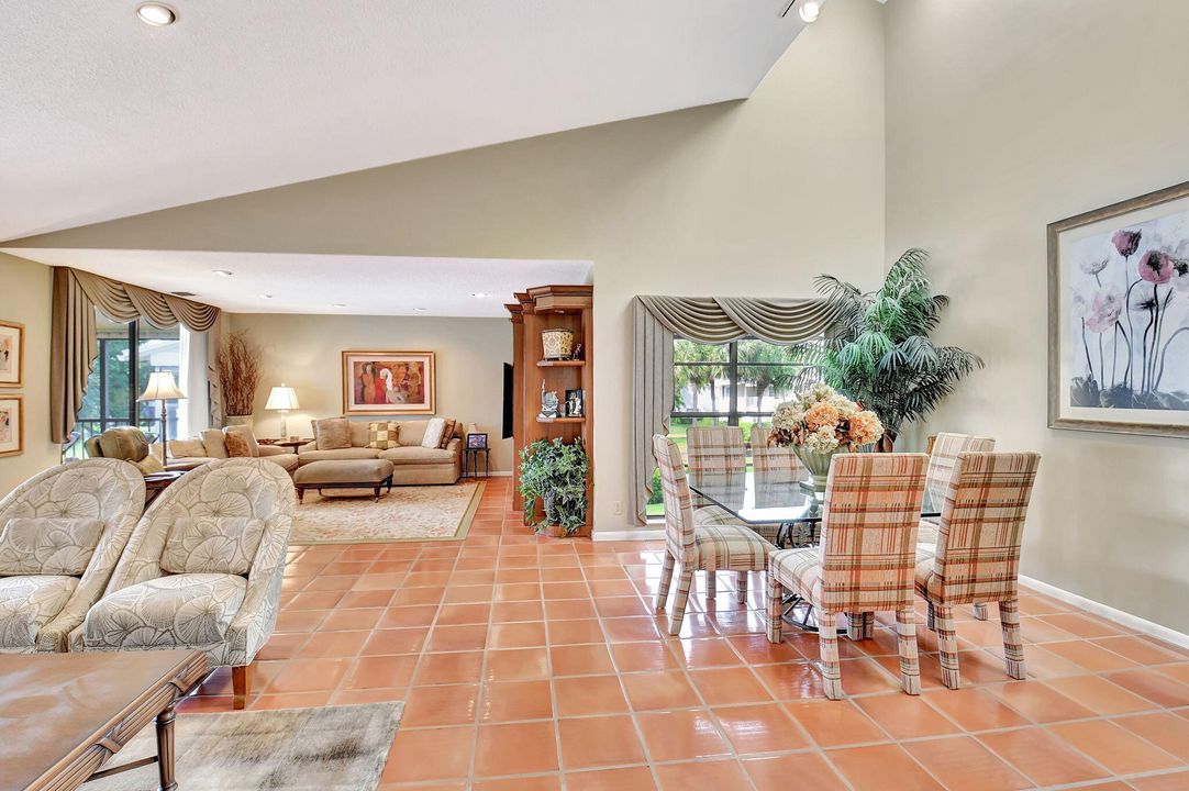 待售: $124,900 (3 贝兹, 2 浴室, 1809 平方英尺)