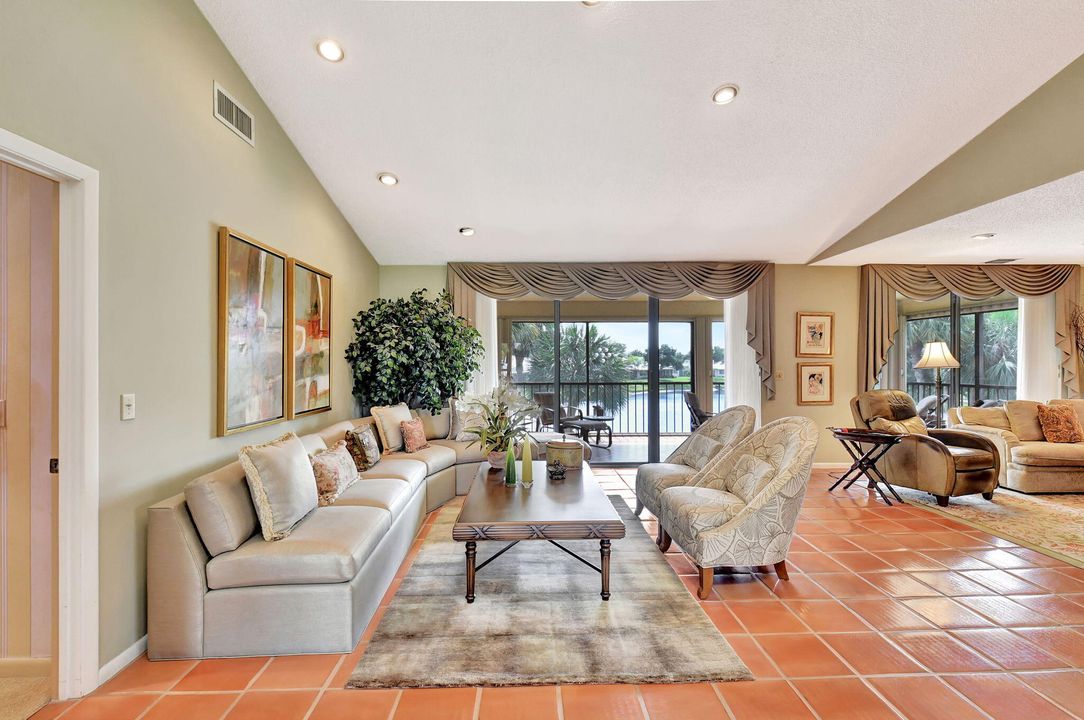 待售: $124,900 (3 贝兹, 2 浴室, 1809 平方英尺)