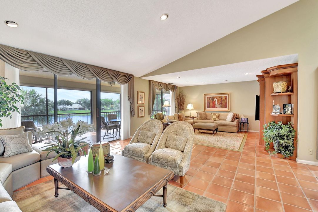 待售: $124,900 (3 贝兹, 2 浴室, 1809 平方英尺)