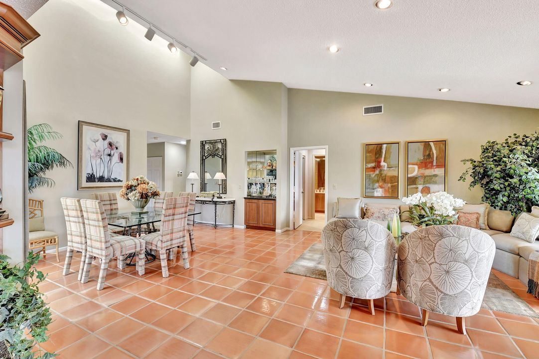 待售: $124,900 (3 贝兹, 2 浴室, 1809 平方英尺)