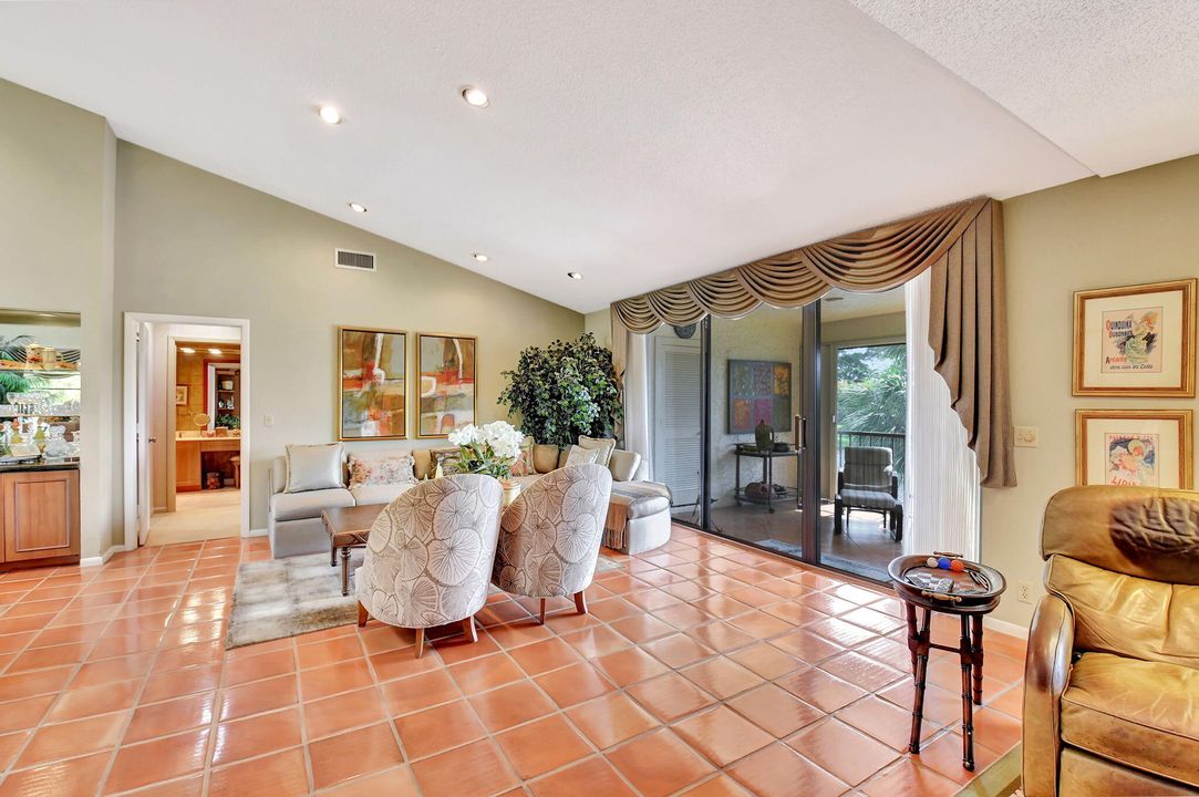 待售: $124,900 (3 贝兹, 2 浴室, 1809 平方英尺)