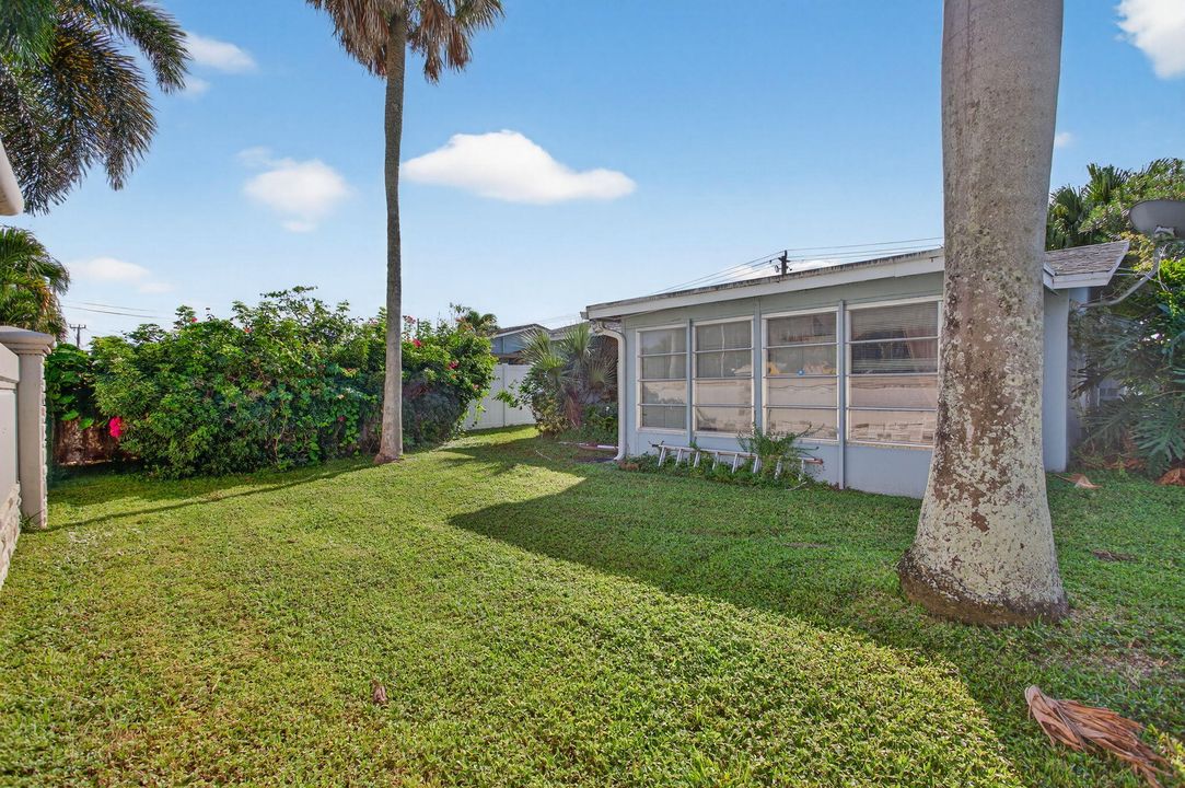 For Sale: $330,000 (2 beds, 2 baths, 1008 Square Feet)