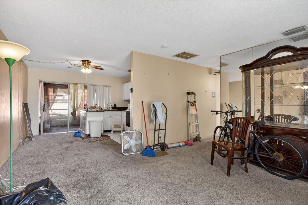 For Sale: $330,000 (2 beds, 2 baths, 1008 Square Feet)