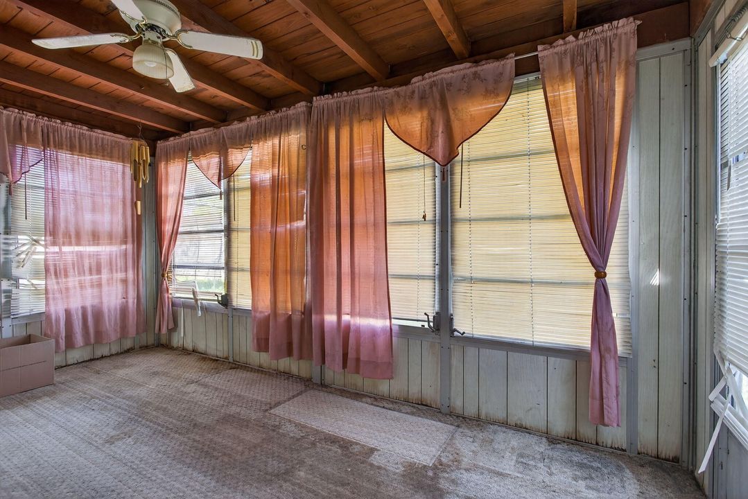 For Sale: $330,000 (2 beds, 2 baths, 1008 Square Feet)