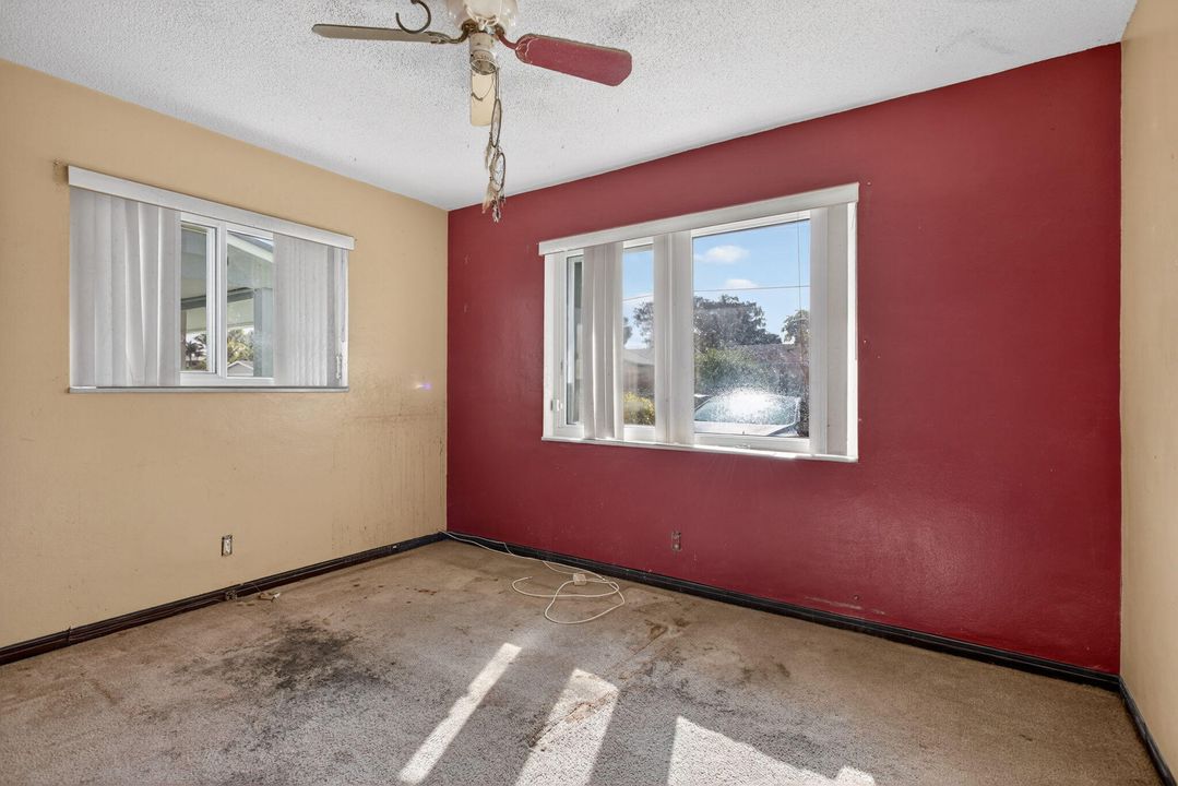 For Sale: $330,000 (2 beds, 2 baths, 1008 Square Feet)