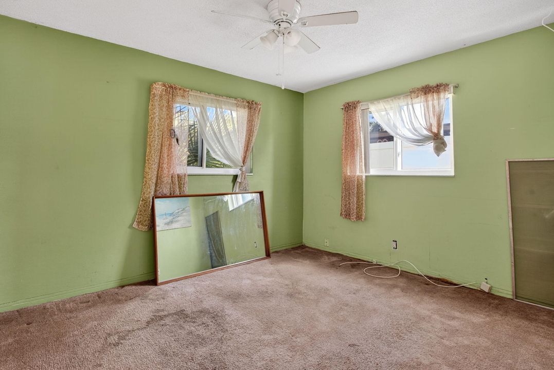 For Sale: $330,000 (2 beds, 2 baths, 1008 Square Feet)