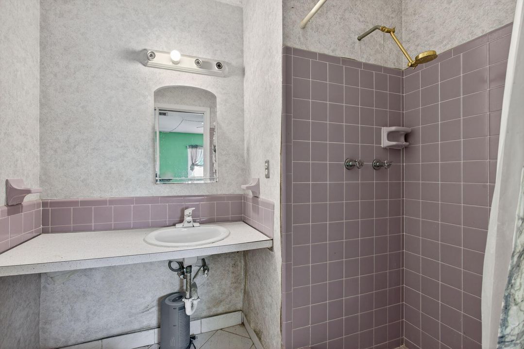 For Sale: $330,000 (2 beds, 2 baths, 1008 Square Feet)