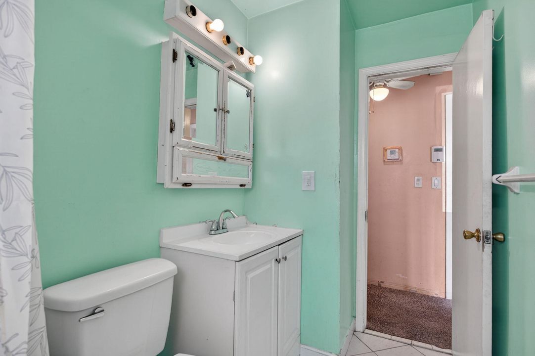 For Sale: $330,000 (2 beds, 2 baths, 1008 Square Feet)