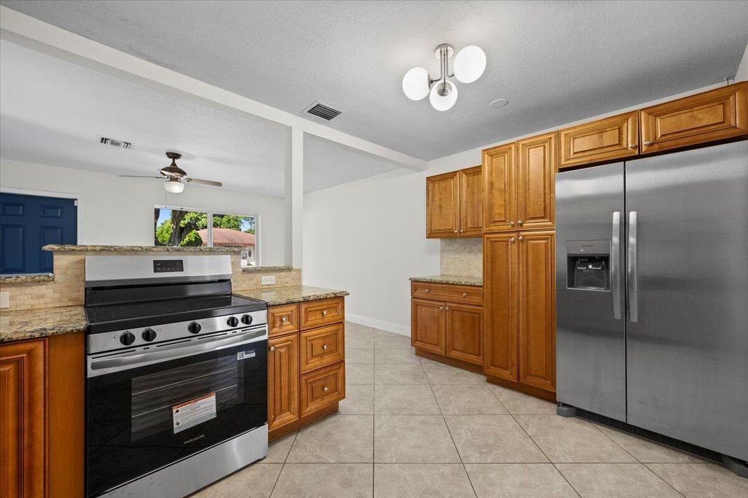 待售: $535,000 (3 贝兹, 2 浴室, 1628 平方英尺)