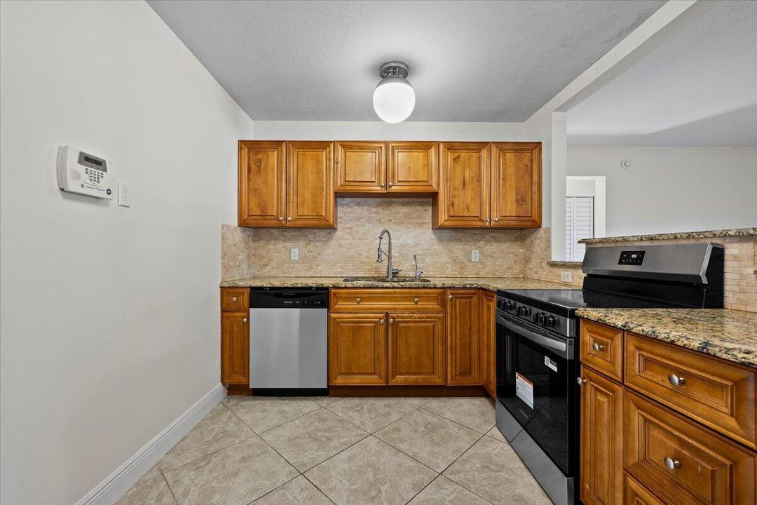 待售: $535,000 (3 贝兹, 2 浴室, 1628 平方英尺)