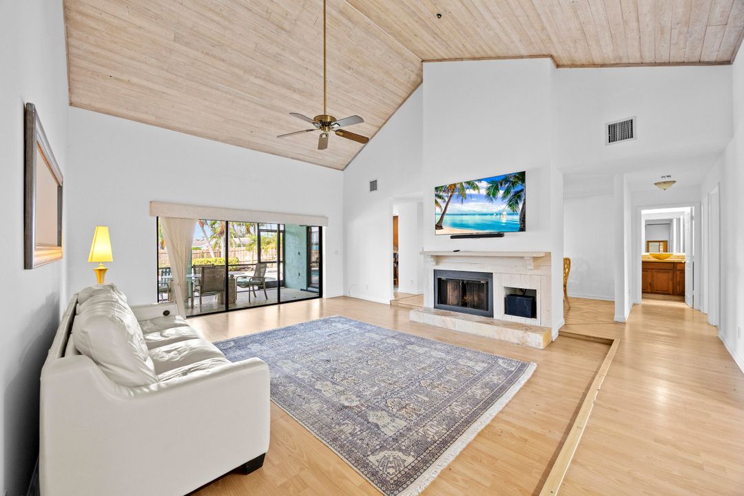 На продажу: $790,000 (3 спален, 2 ванн, 1959 Квадратных фут)