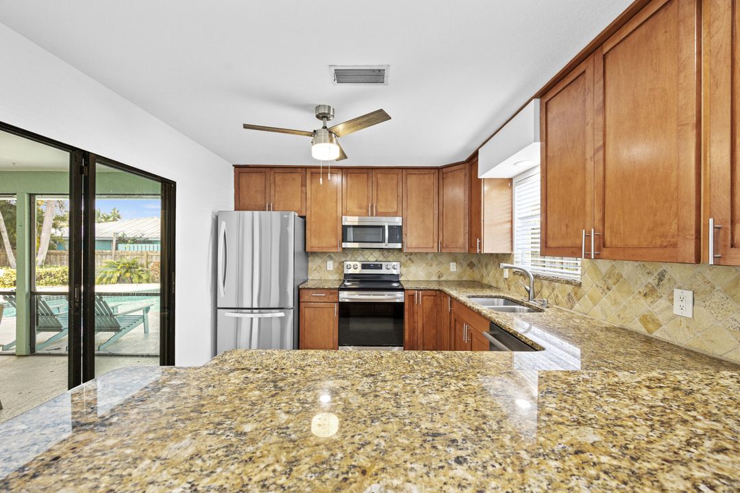 На продажу: $790,000 (3 спален, 2 ванн, 1959 Квадратных фут)