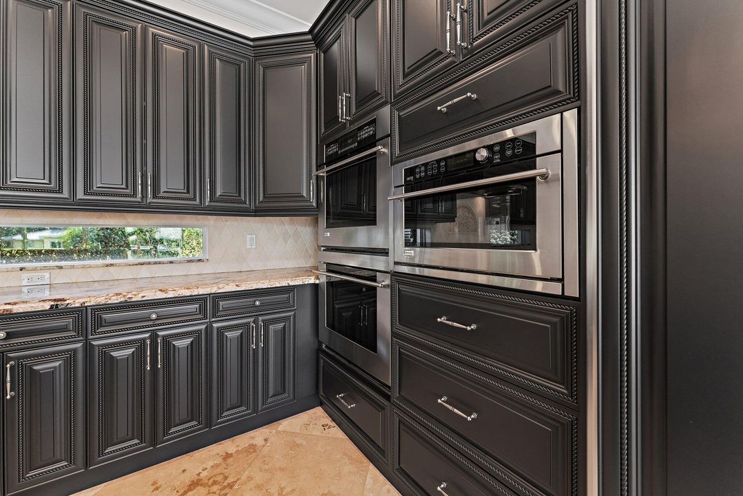 На продажу: $6,875,000 (3 спален, 2 ванн, 4217 Квадратных фут)