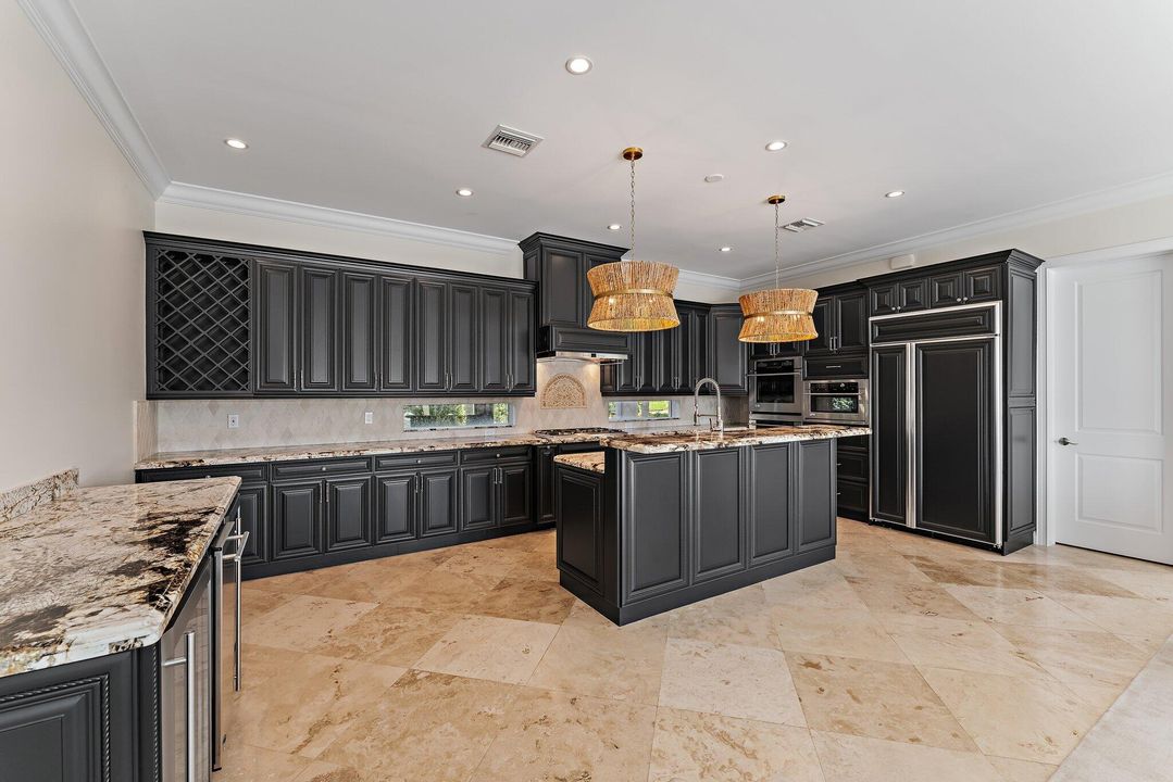 На продажу: $6,875,000 (3 спален, 2 ванн, 4217 Квадратных фут)