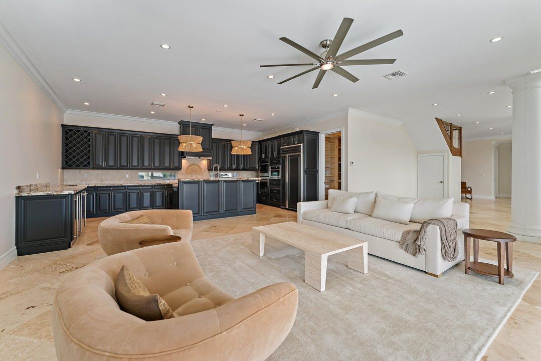 На продажу: $6,875,000 (3 спален, 2 ванн, 4217 Квадратных фут)