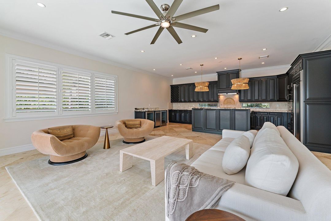 На продажу: $6,875,000 (3 спален, 2 ванн, 4217 Квадратных фут)