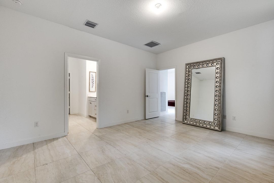 待售: $550,000 (4 贝兹, 2 浴室, 1733 平方英尺)