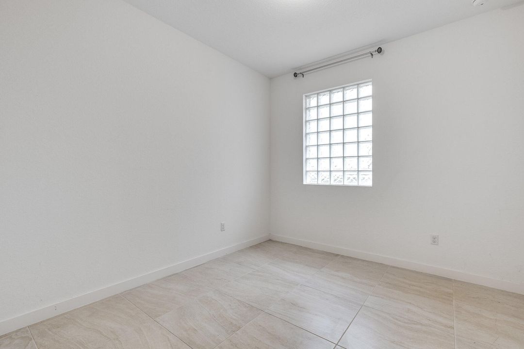 待售: $550,000 (4 贝兹, 2 浴室, 1733 平方英尺)