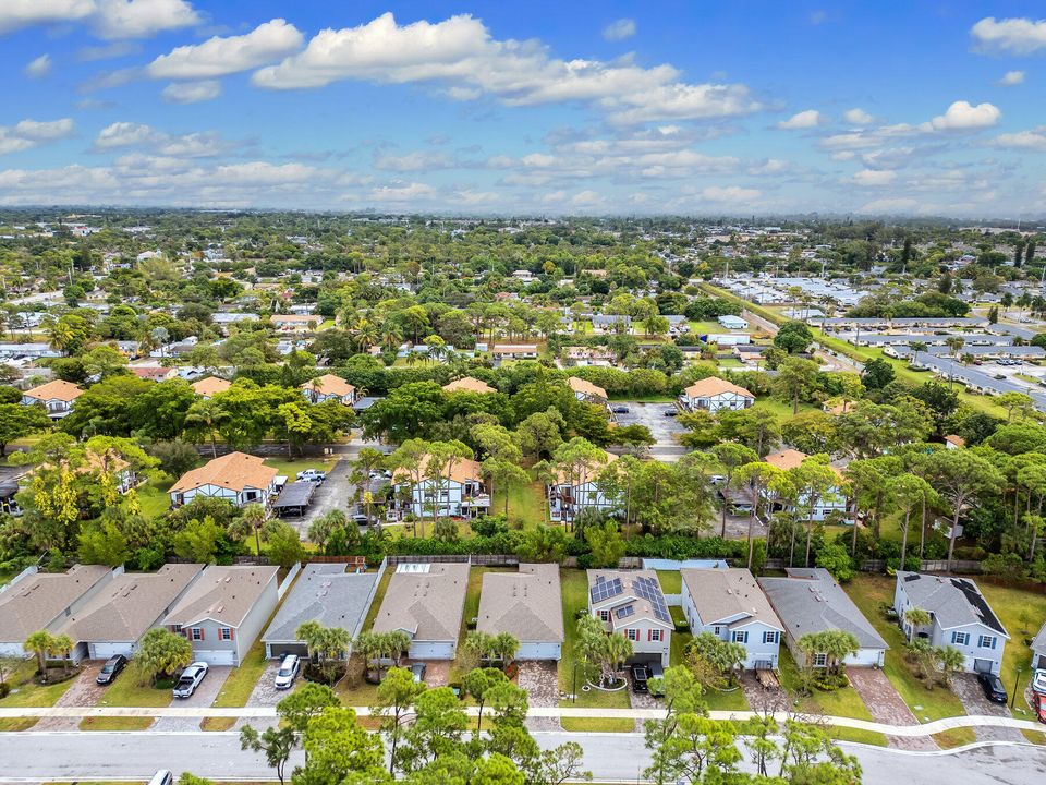 待售: $550,000 (4 贝兹, 2 浴室, 1733 平方英尺)