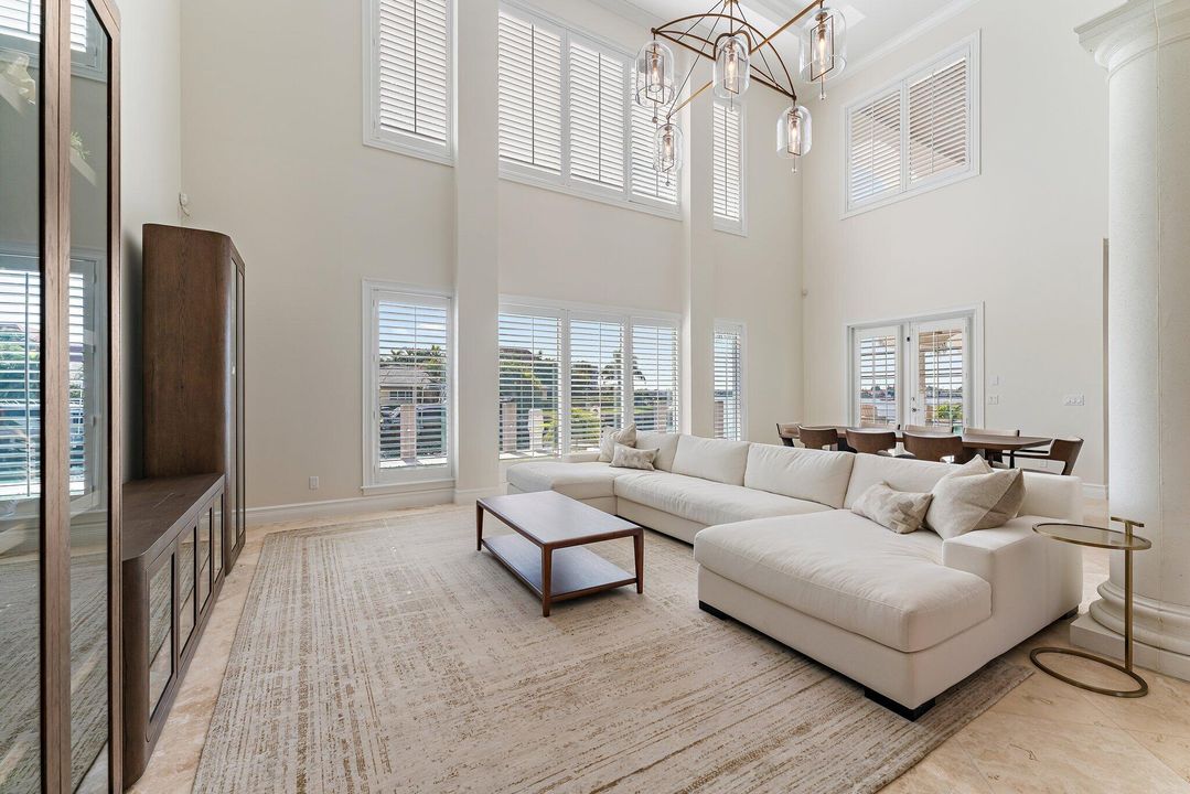 На продажу: $6,875,000 (3 спален, 2 ванн, 4217 Квадратных фут)