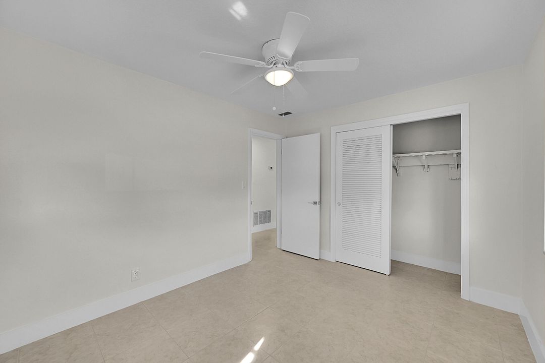 For Sale: $299,900 (2 beds, 1 baths, 1007 Square Feet)