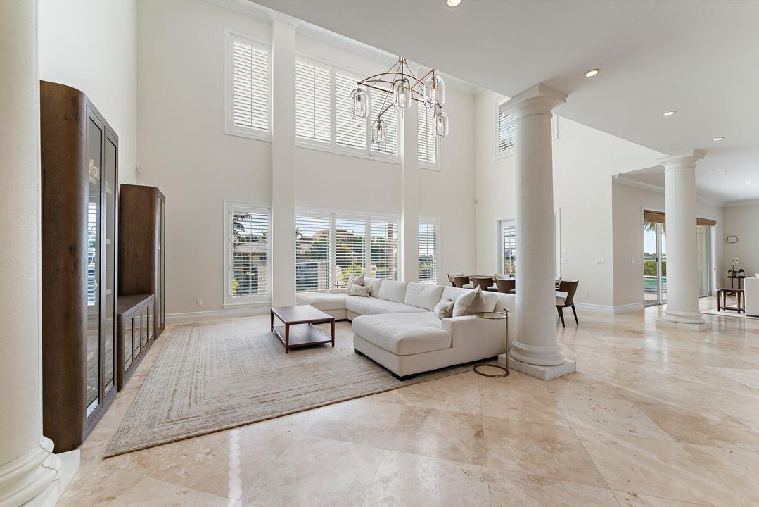 На продажу: $6,875,000 (3 спален, 2 ванн, 4217 Квадратных фут)