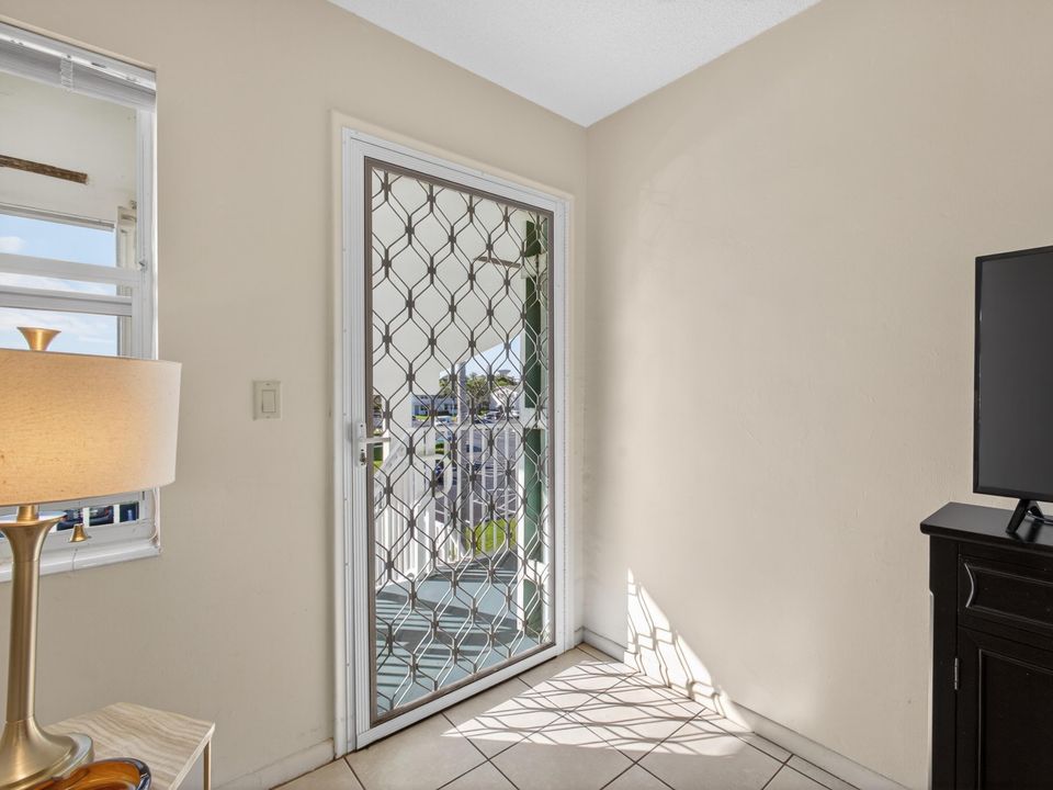 En Venta: $170,000 (1 camas, 1 baños, 646 Pies cuadrados)