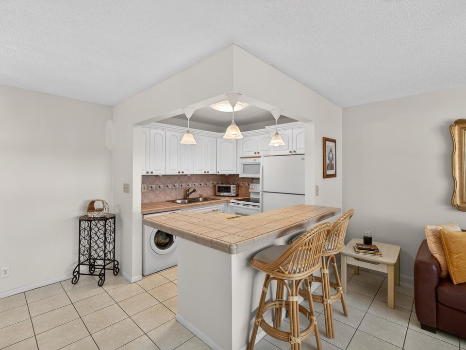 En Venta: $170,000 (1 camas, 1 baños, 646 Pies cuadrados)