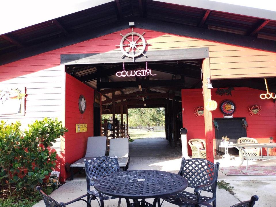 For Sale: $899,900 (3 beds, 1 baths, 904 Square Feet)