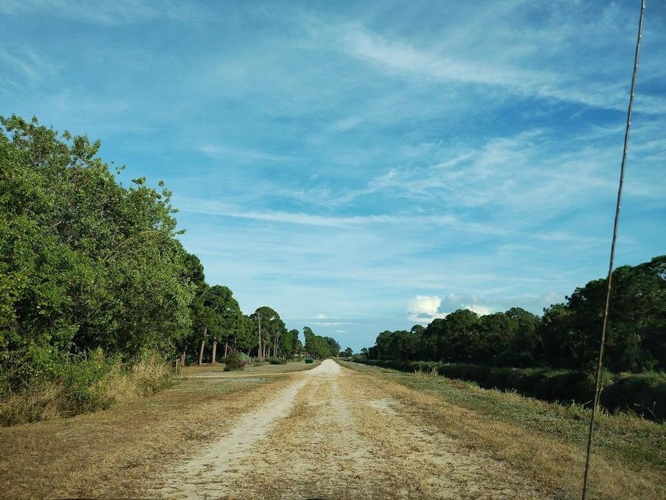 For Sale: $899,900 (3 beds, 1 baths, 904 Square Feet)