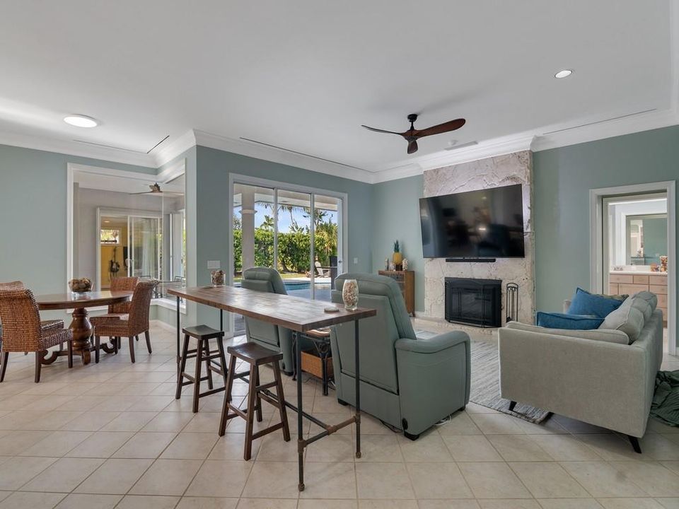 En Venta: $2,395,000 (4 camas, 3 baños, 2691 Pies cuadrados)