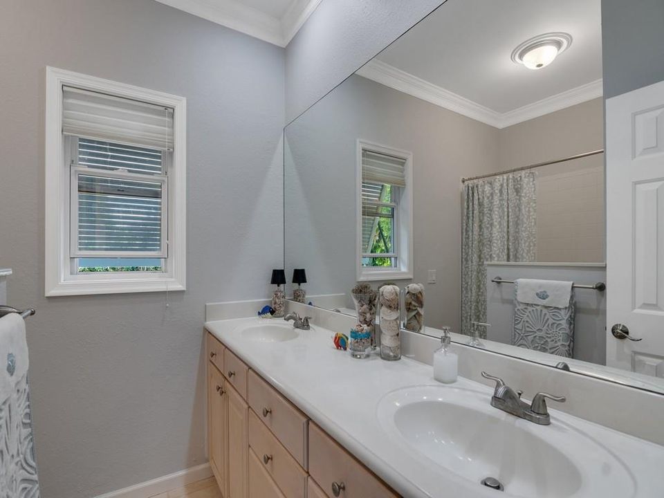 En Venta: $2,395,000 (4 camas, 3 baños, 2691 Pies cuadrados)