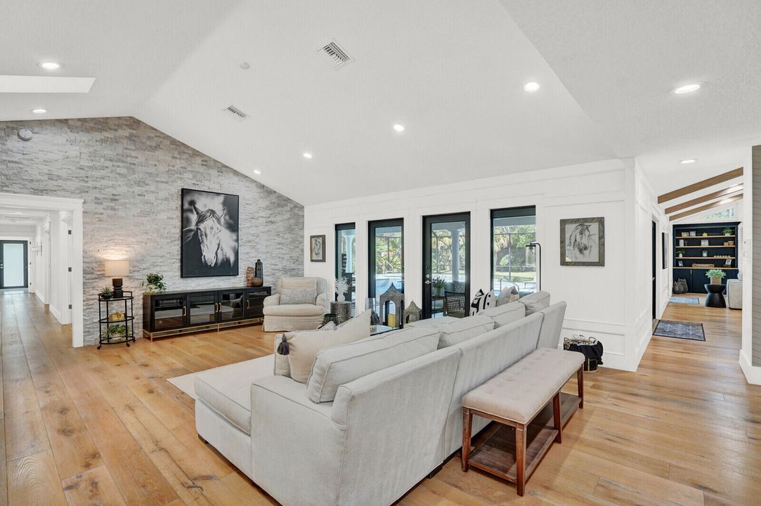 En Venta: $2,125,000 (5 camas, 4 baños, 3935 Pies cuadrados)