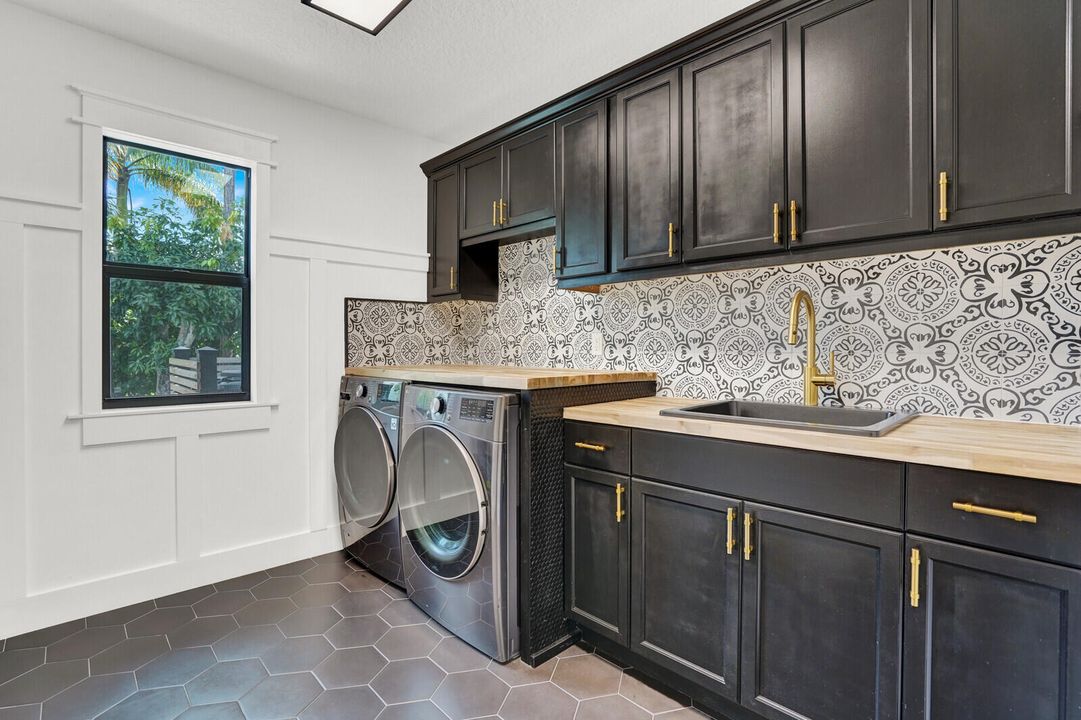 En Venta: $2,125,000 (5 camas, 4 baños, 3935 Pies cuadrados)