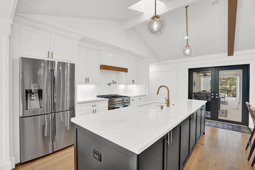 En Venta: $2,125,000 (5 camas, 4 baños, 3935 Pies cuadrados)