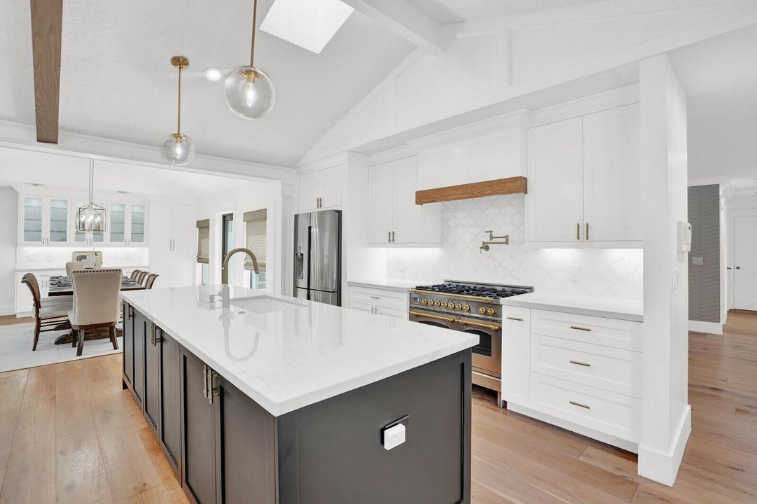 En Venta: $2,125,000 (5 camas, 4 baños, 3935 Pies cuadrados)