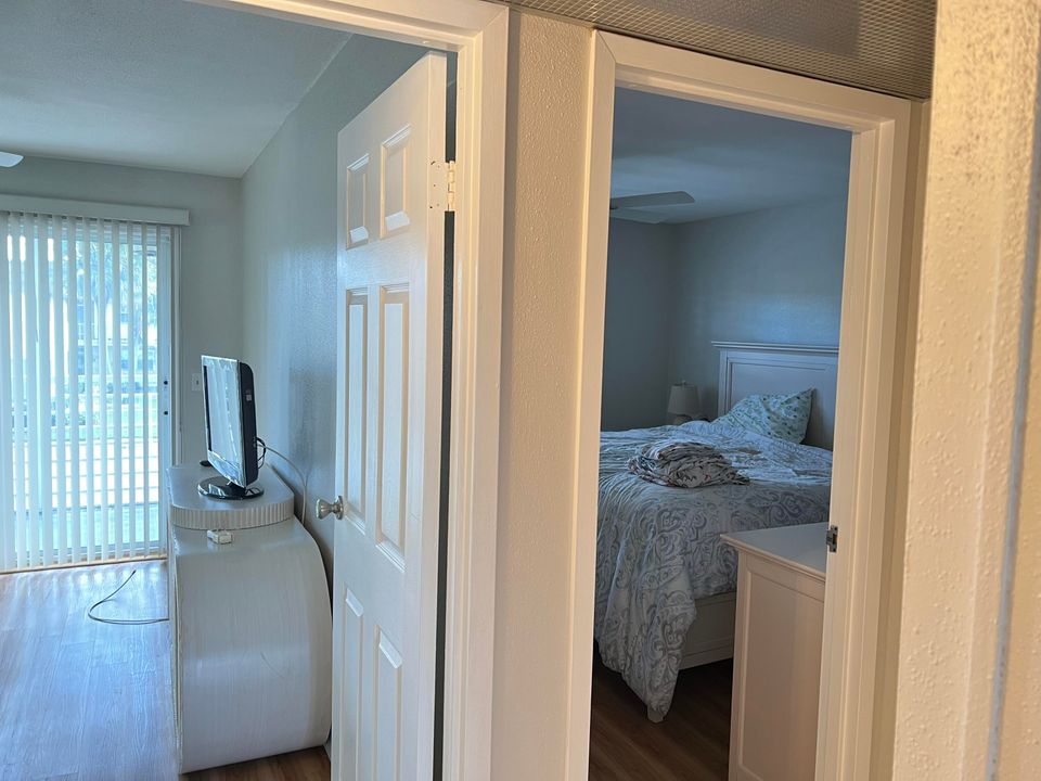 待售: $115,000 (2 贝兹, 2 浴室, 880 平方英尺)