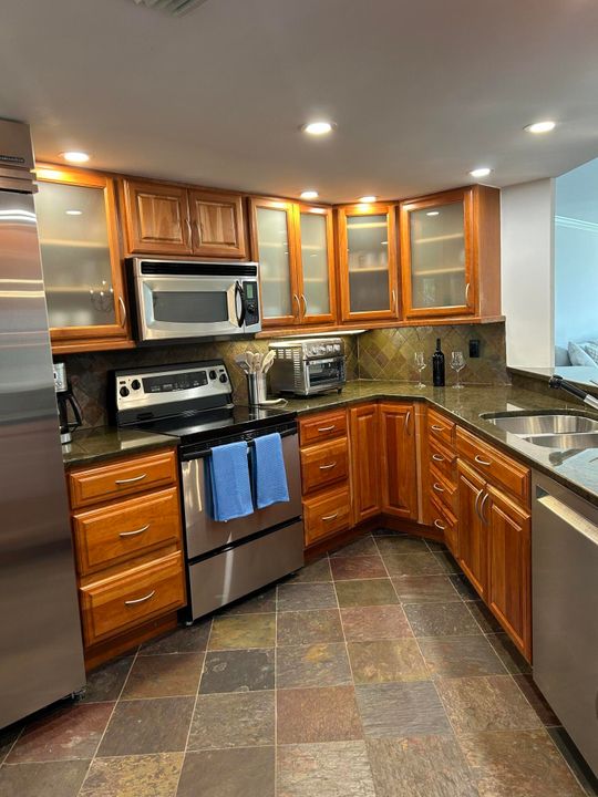 出租: $5,150 (2 贝兹, 2 浴室, 1417 平方英尺)