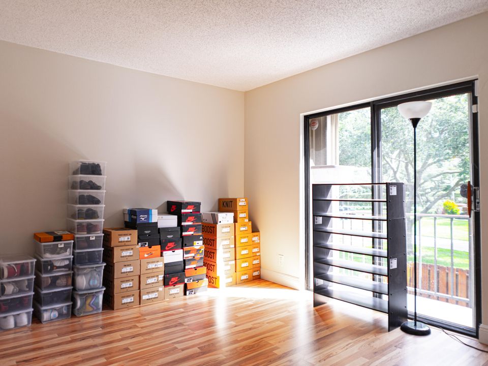 For Rent: $2,750 (2 beds, 2 baths, 1230 Square Feet)