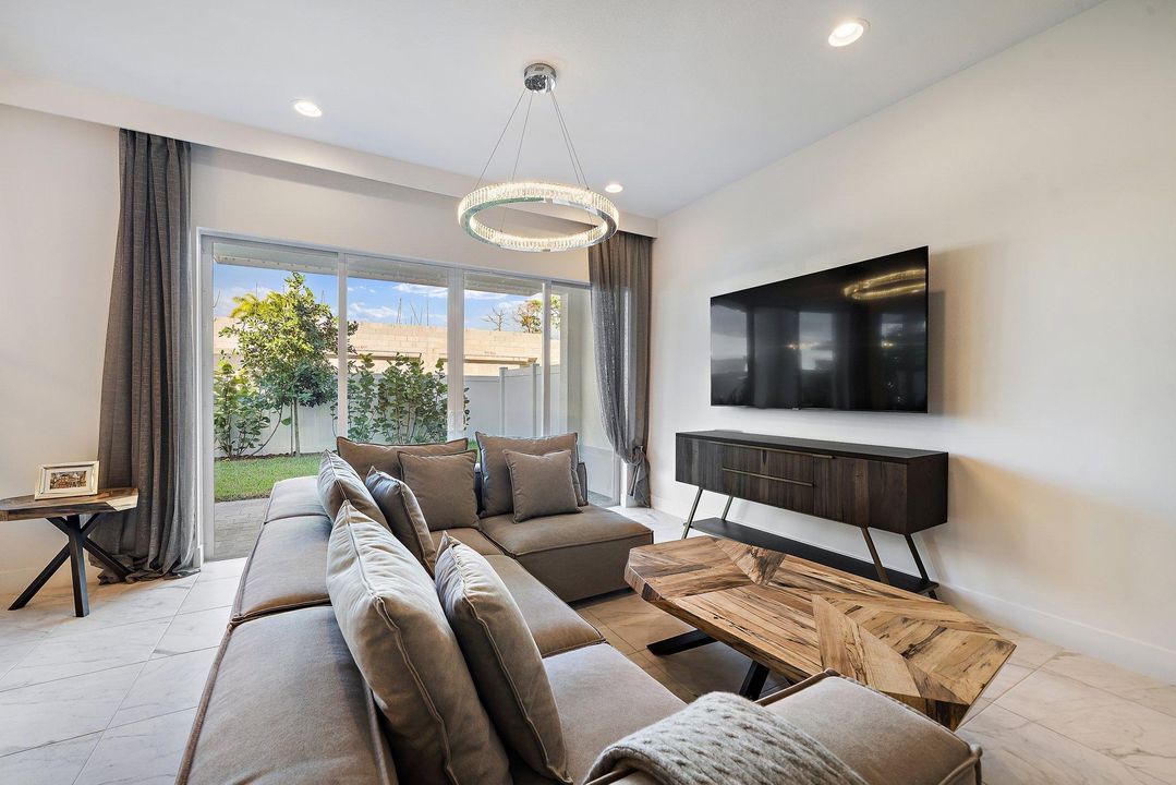 For Rent: $5,000 (3 beds, 2 baths, 2144 Square Feet)