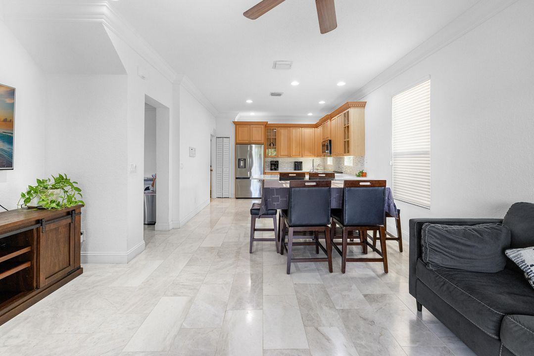 待售: $632,000 (4 贝兹, 3 浴室, 2414 平方英尺)