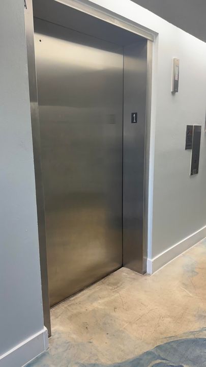 Active With Contract: $1,650 (1 beds, 1 baths, 741 Square Feet)