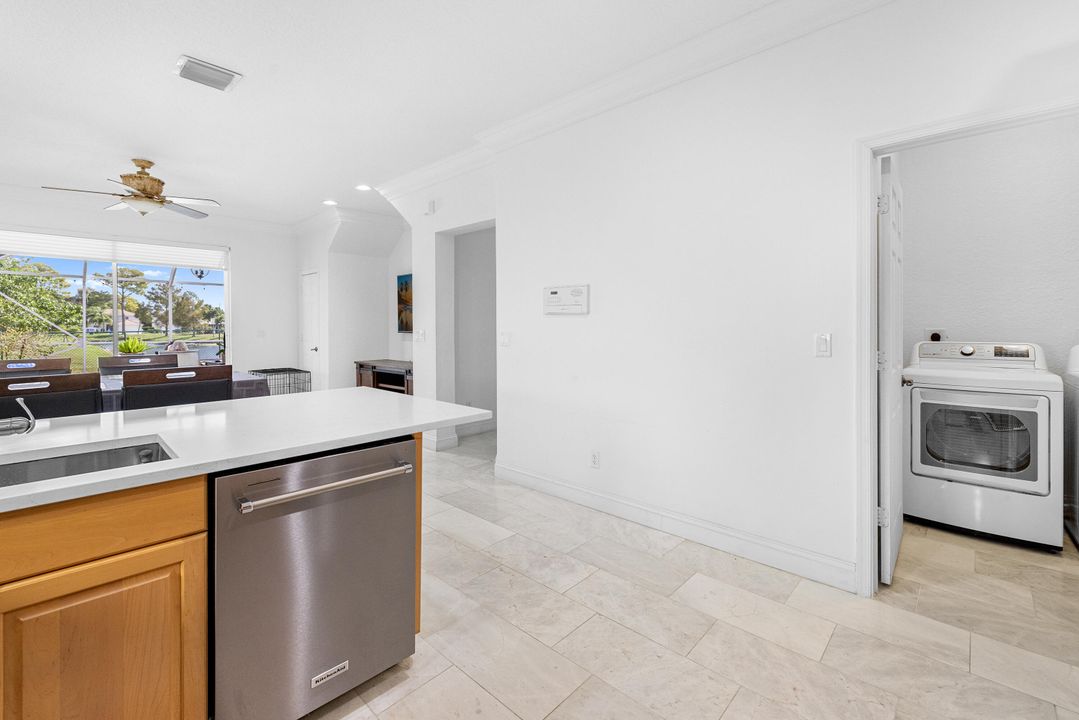 待售: $632,000 (4 贝兹, 3 浴室, 2414 平方英尺)