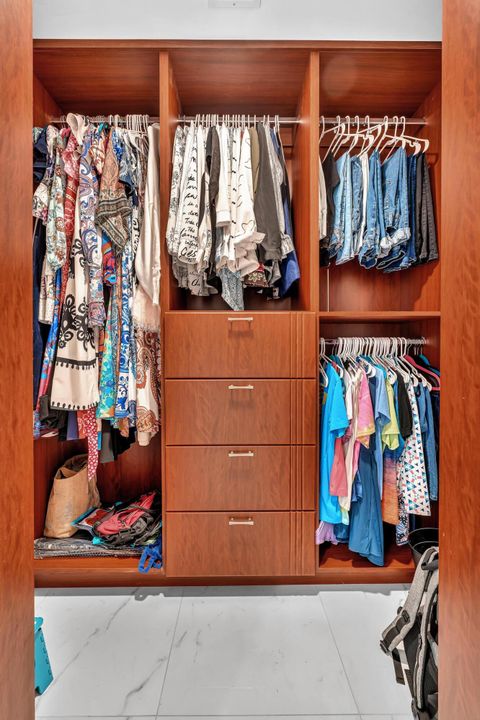 待售: $930,000 (3 贝兹, 3 浴室, 2363 平方英尺)