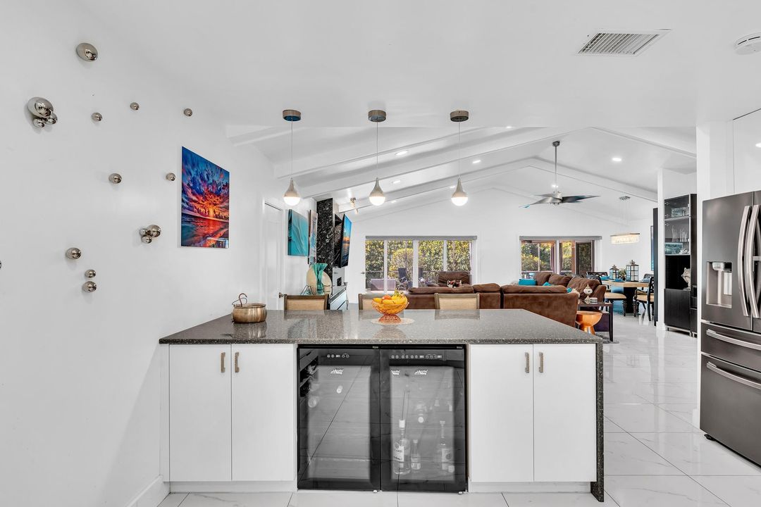 待售: $930,000 (3 贝兹, 3 浴室, 2363 平方英尺)