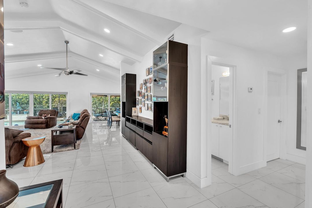 待售: $930,000 (3 贝兹, 3 浴室, 2363 平方英尺)