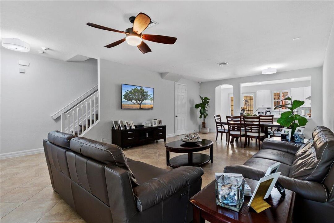 En Renta: $4,200 (3 camas, 2 baños, 1822 Pies cuadrados)