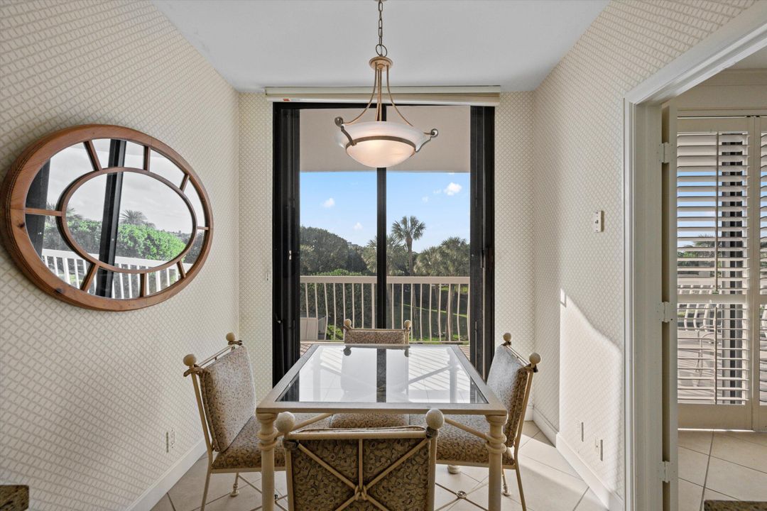 For Sale: $2,995,000 (3 beds, 3 baths, 3136 Square Feet)