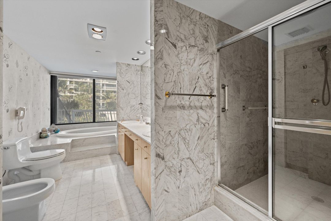 For Sale: $2,995,000 (3 beds, 3 baths, 3136 Square Feet)