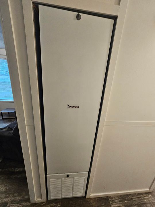 На продажу: $165,000 (2 спален, 1 ванн, 975 Квадратных фут)